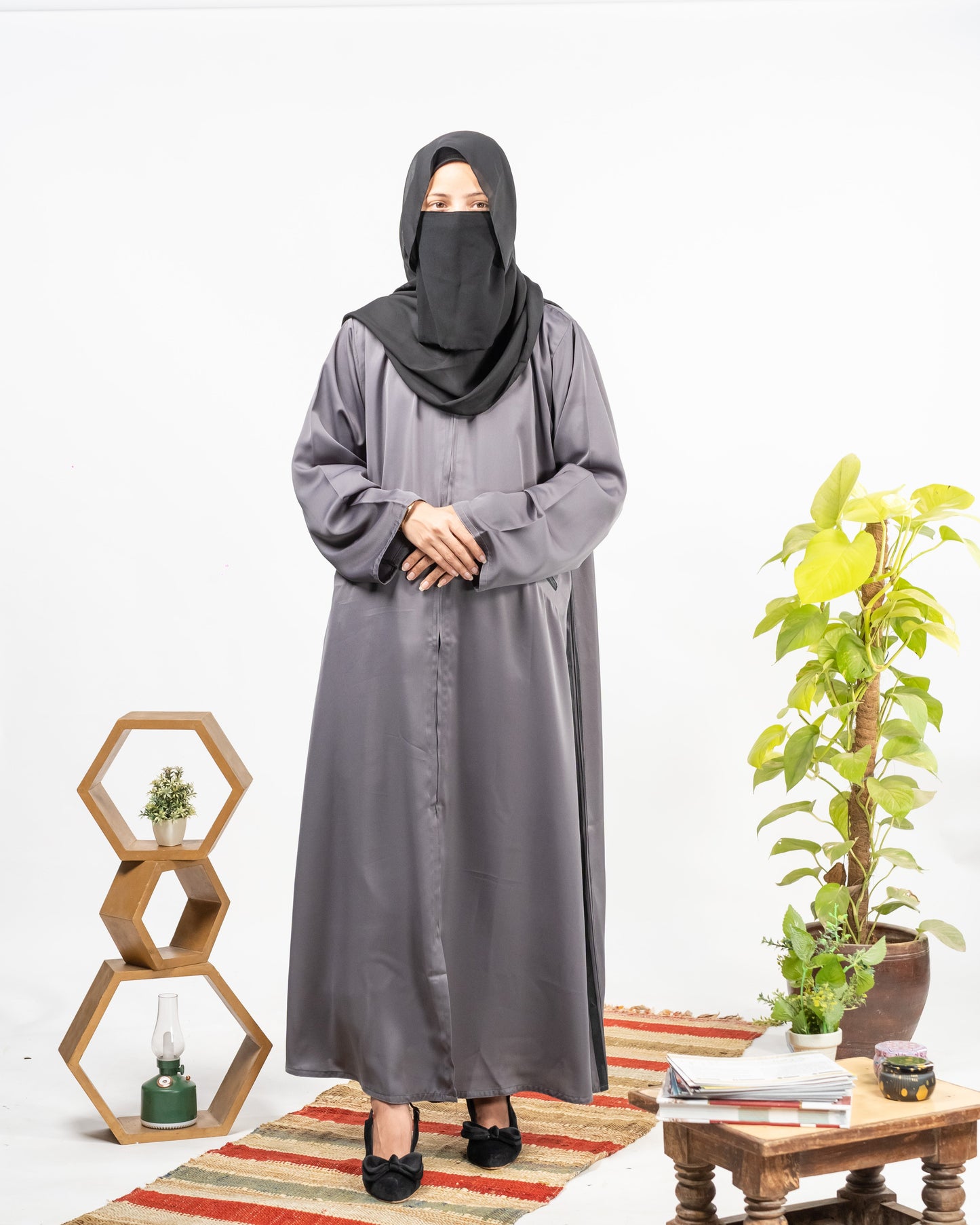 Maheen || Grey Hoodie Abaya || Double Georgette Abaya