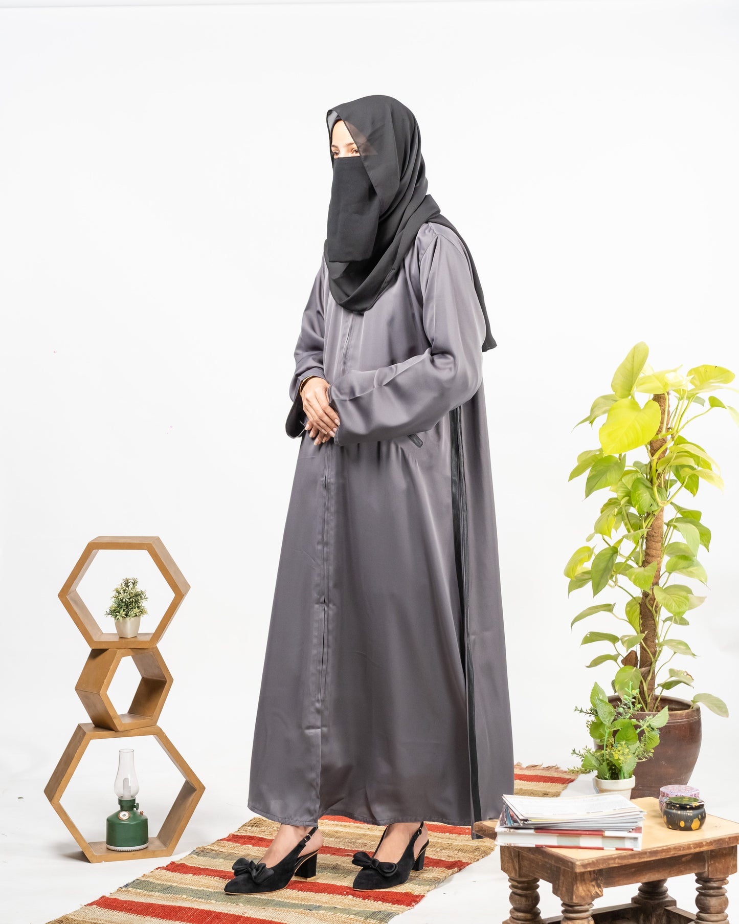 Maheen || Grey Hoodie Abaya || Double Georgette Abaya