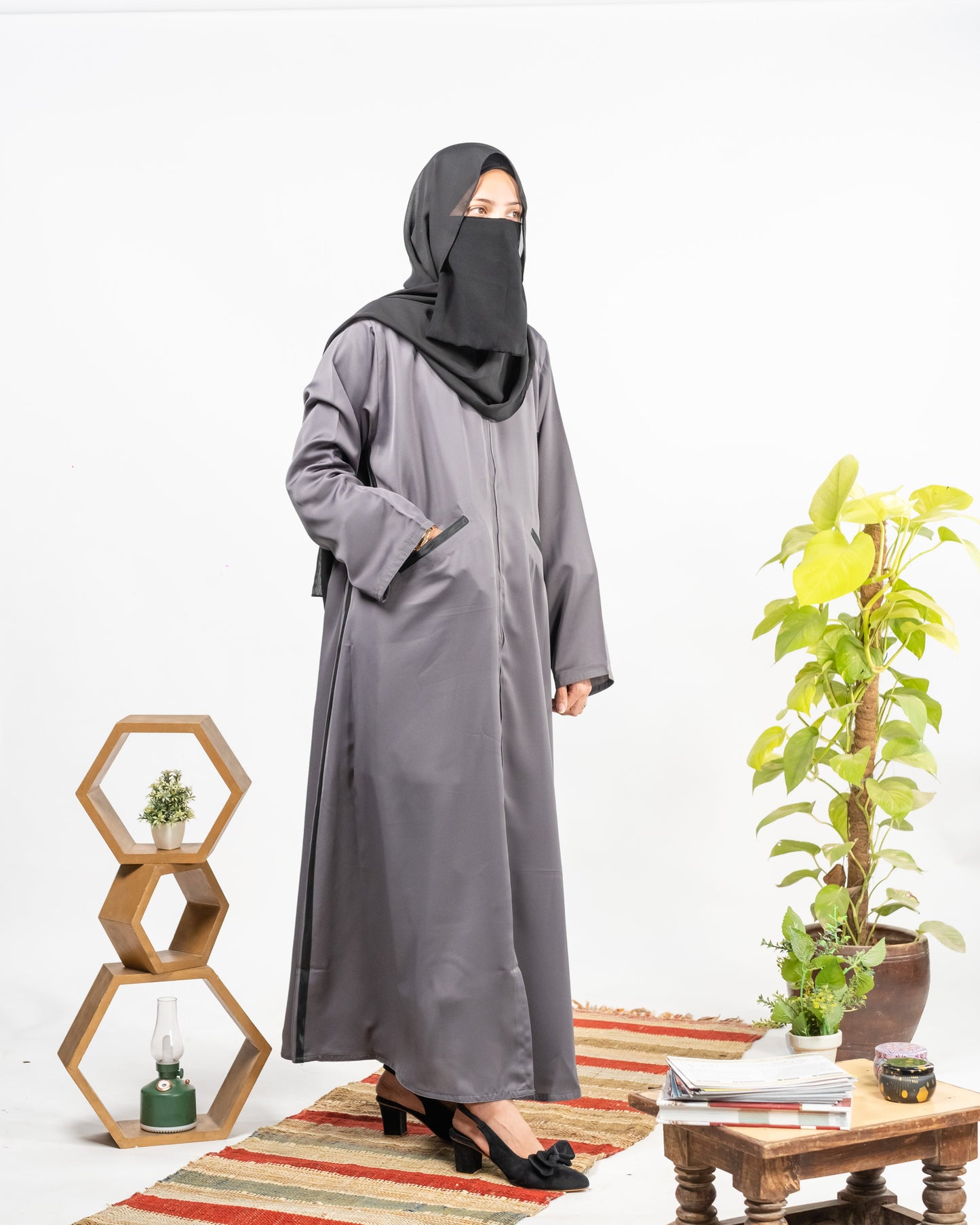 Maheen || Grey Hoodie Abaya || Double Georgette Abaya